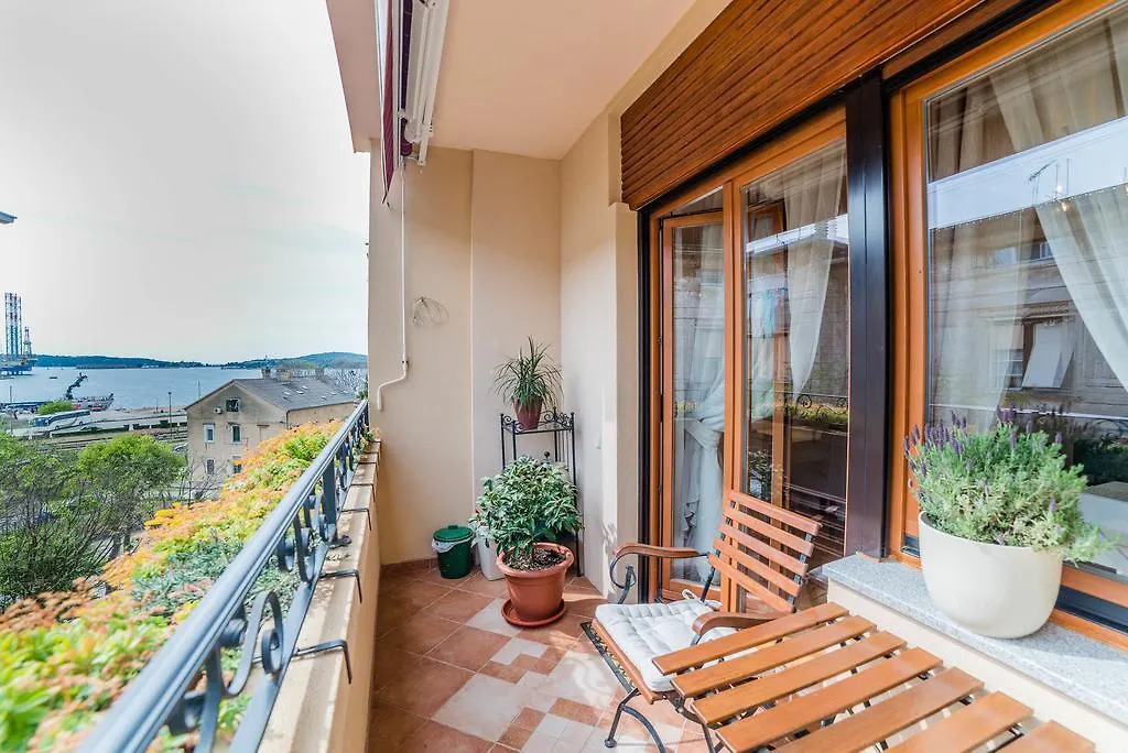 Apartment Aquileia Pula