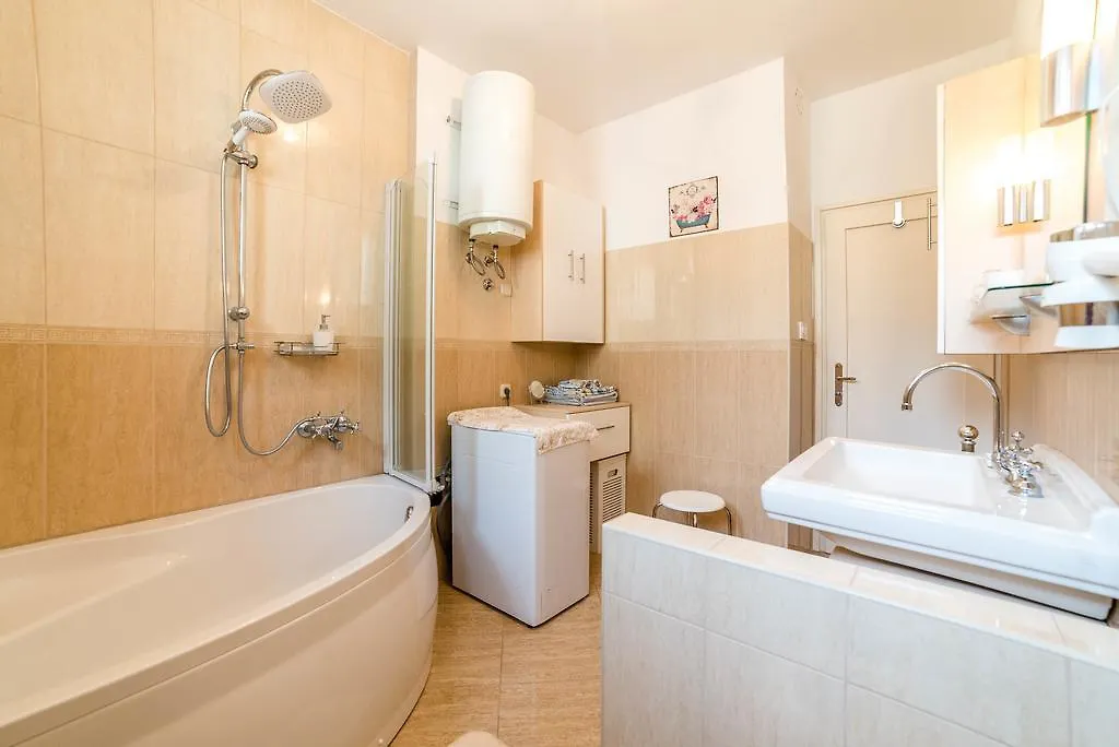 Apartment Aquileia Pula